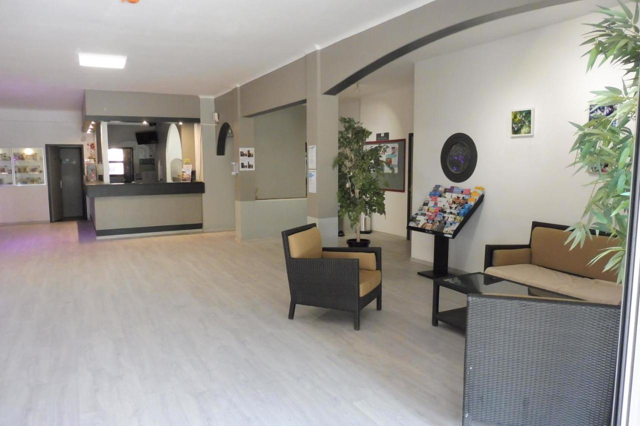 Ulvf Les Residences Du Colombier Fréjus Eksteriør billede